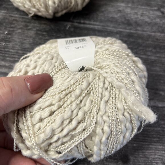 Dragonfly yarn Color Lot 33965  6 Skeins 137 Yards Each (OP) - Picture 3 of 4